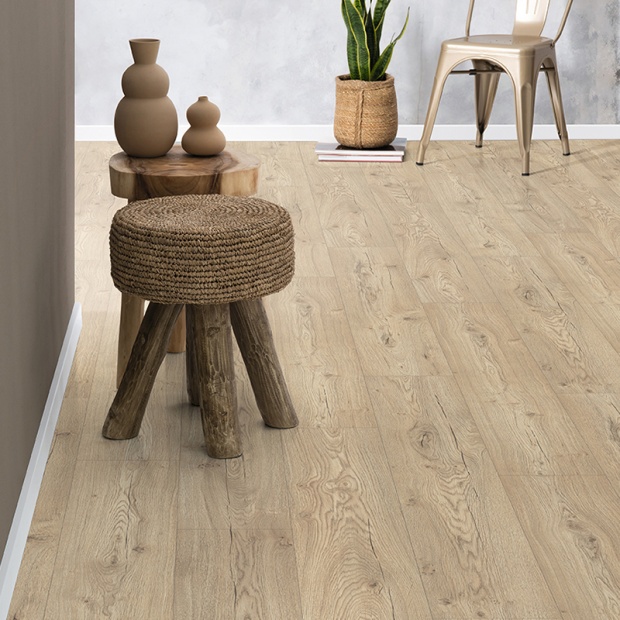 EGGER PRO LARGE AQUA+ 8/32 4V Sand Beige Olchon Oak Laminált padló